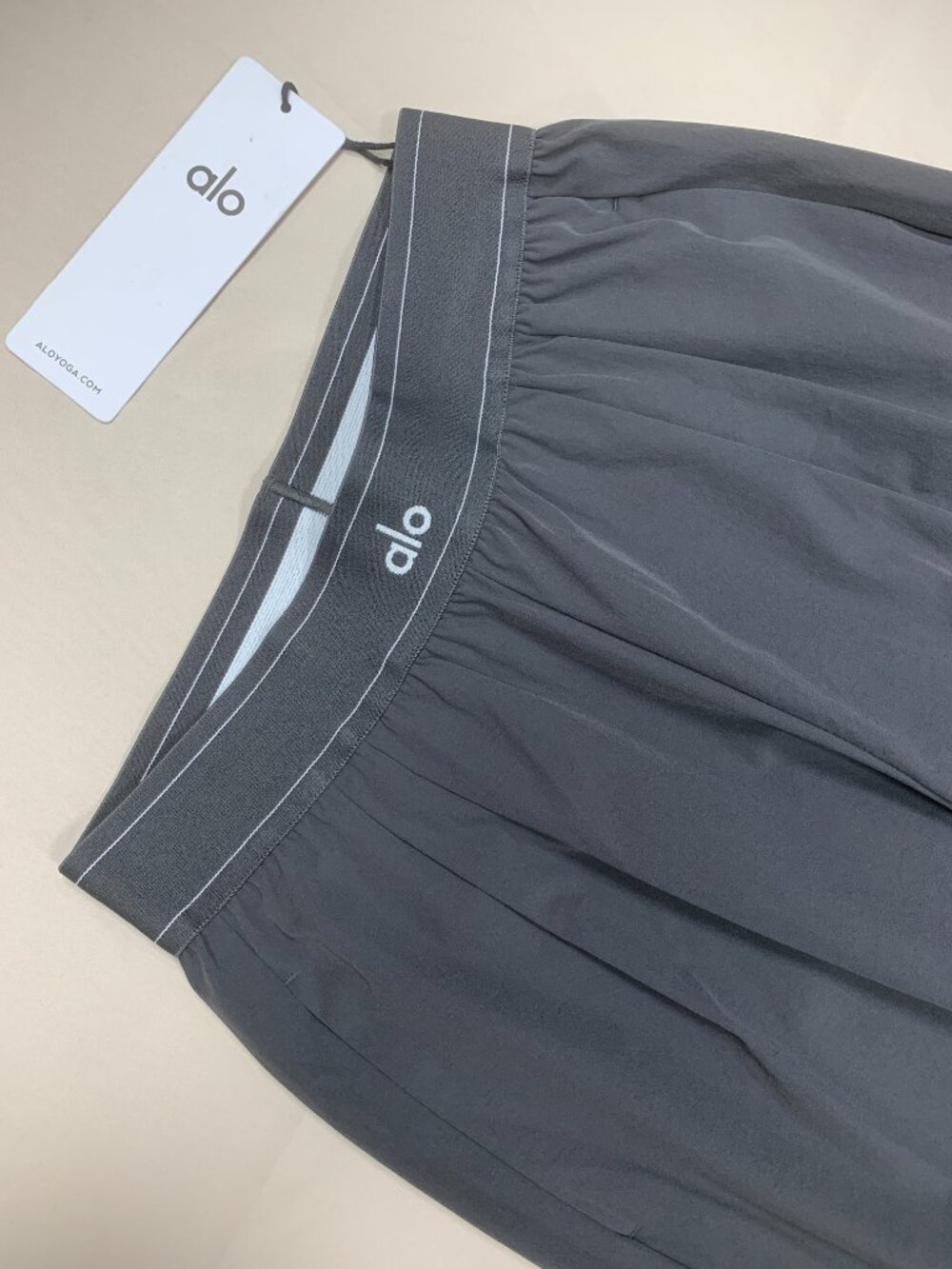 Dark Grey ALO Yoga Brand New Relaxed Trouser🏯Suit Up 30" Inseam City Style - Picture 6 of 8